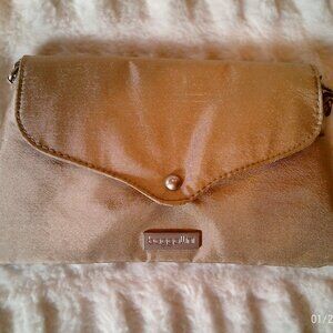 New (without tags) Small baggallini Evening Out Bag in Gold